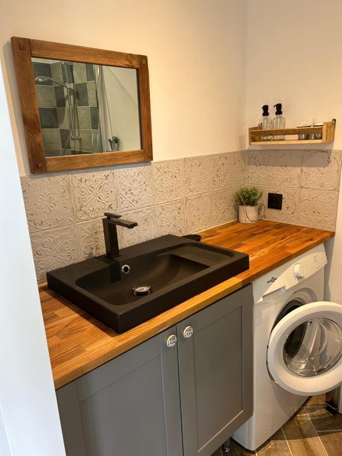 Charmant Studio Dans Villa - Jardin Privatif . La Seyne-sur-Mer Exteriör bild