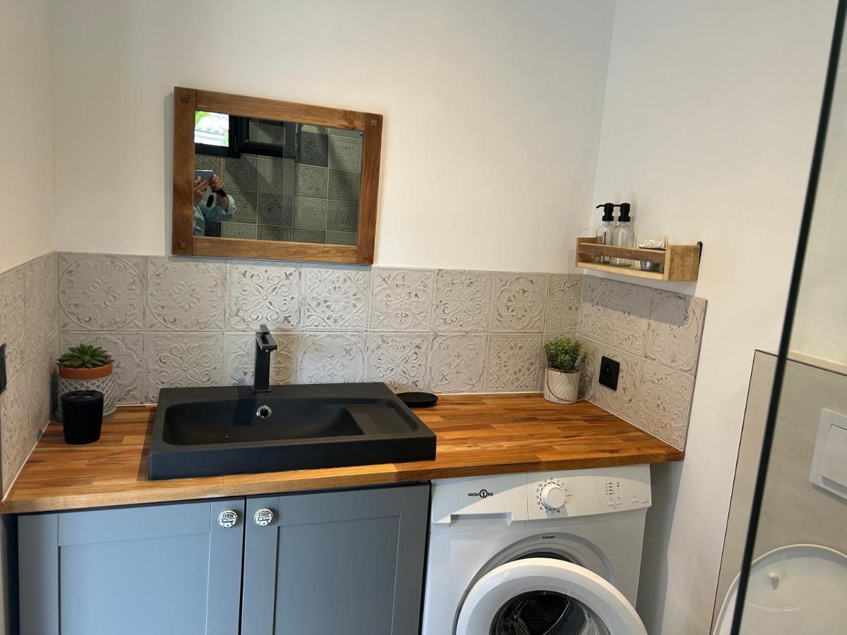 Charmant Studio Dans Villa - Jardin Privatif . La Seyne-sur-Mer Exteriör bild