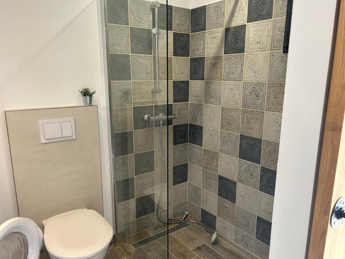 Charmant Studio Dans Villa - Jardin Privatif . La Seyne-sur-Mer Exteriör bild